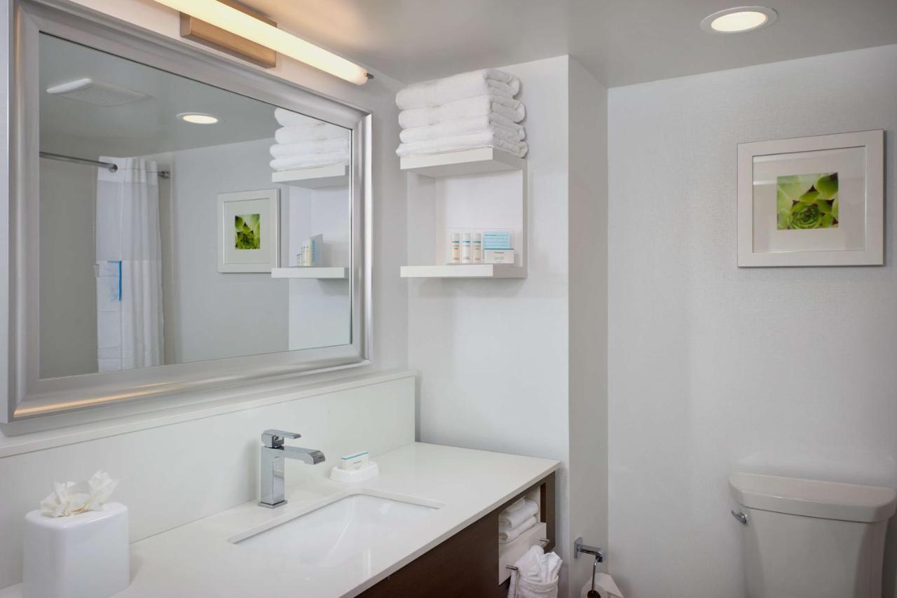 2 Queens Studio Suite at Hampton Inn & Suites Phoenix/Scottsdale on Shea Boulevard