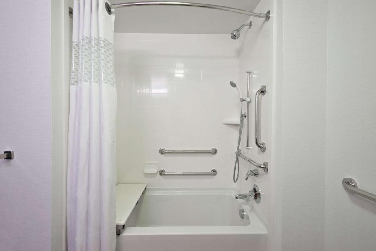 King Room - Mobility Accessible/Non-Smoking at Hampton Inn & Suites North Huntingdon-Irwin