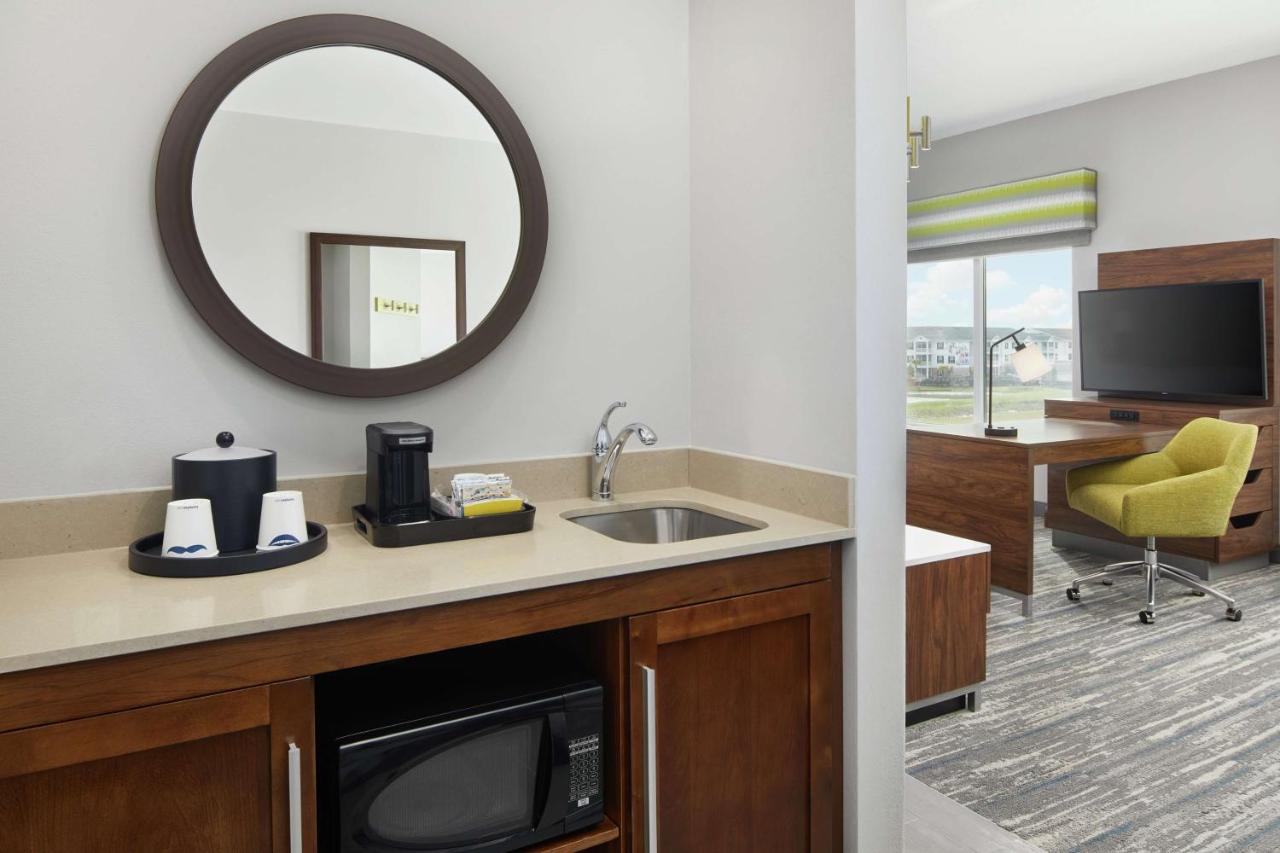 King Suite - Hearing Accessible/Non-Smoking at Hampton Inn Odessa Trinity