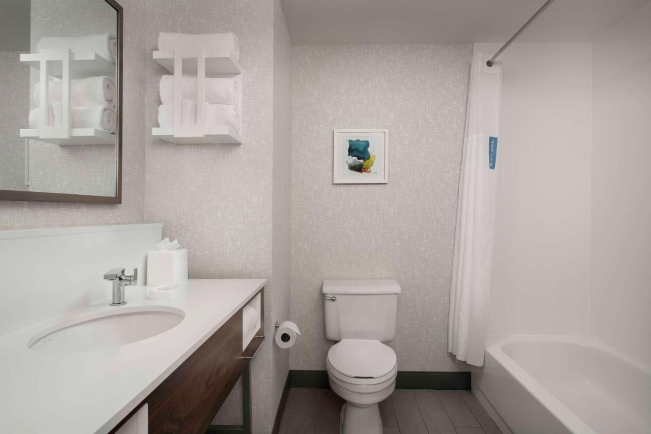 King Room - Disability Access/Hearing Accessible at Hampton Inn Pittsburgh/Monroeville
