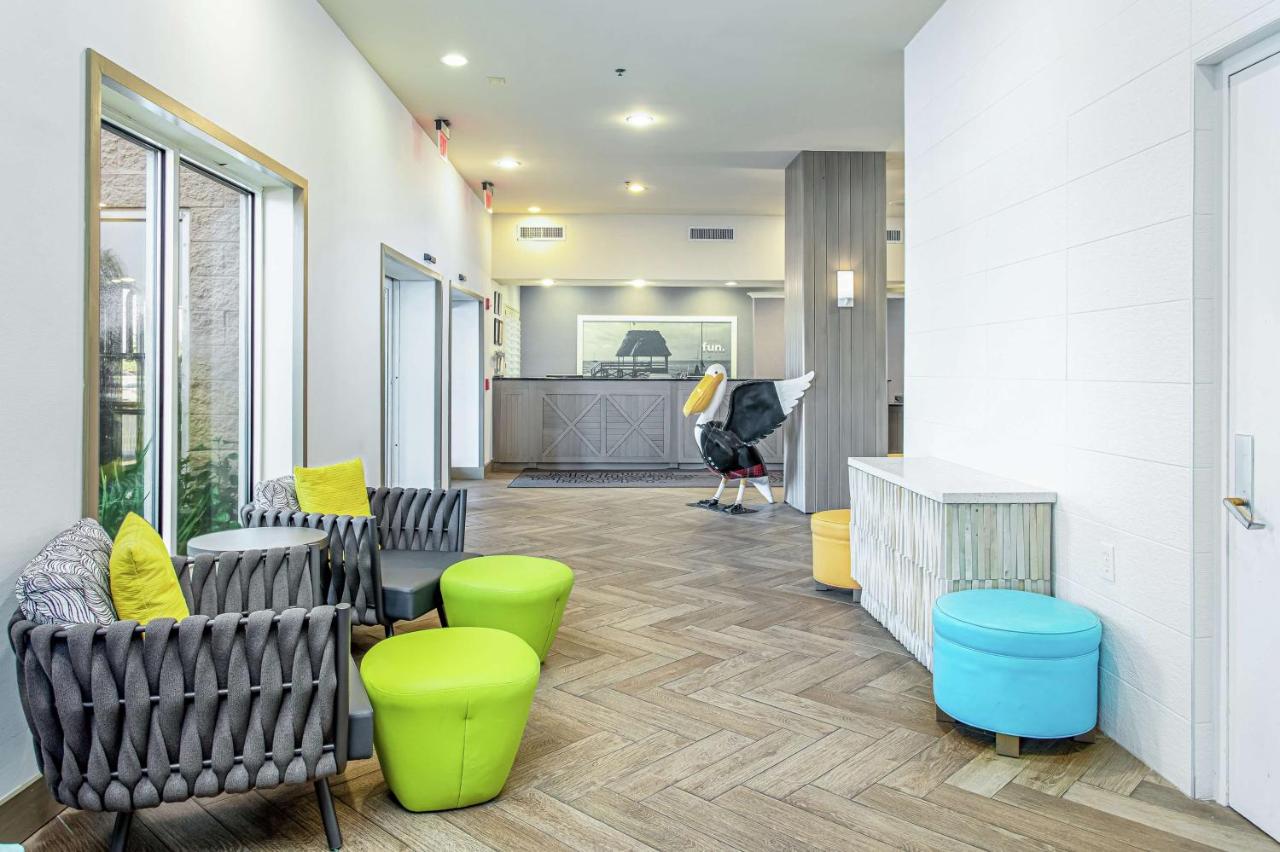 | Hampton Inn Pensacola Beach