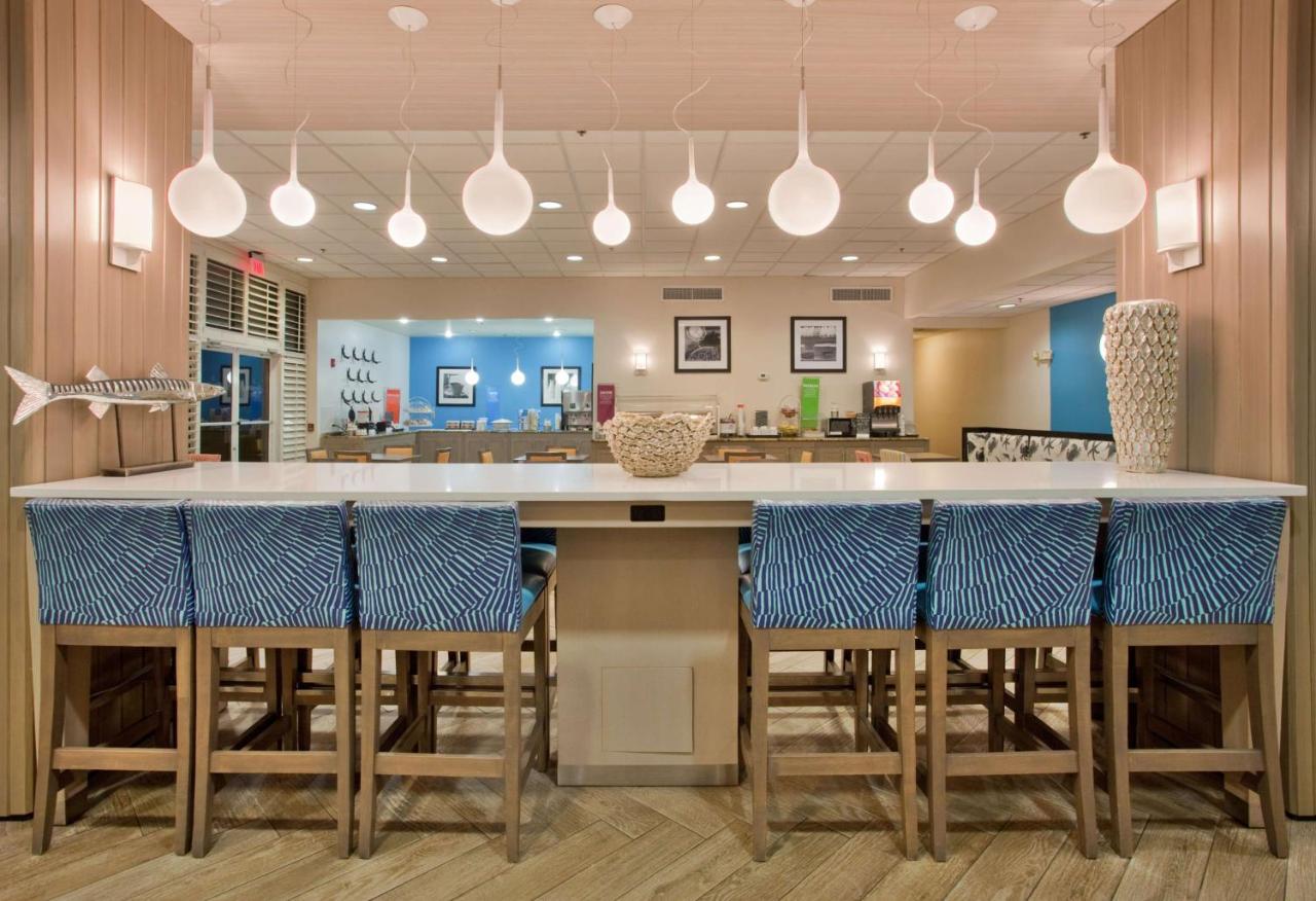 | Hampton Inn Pensacola Beach