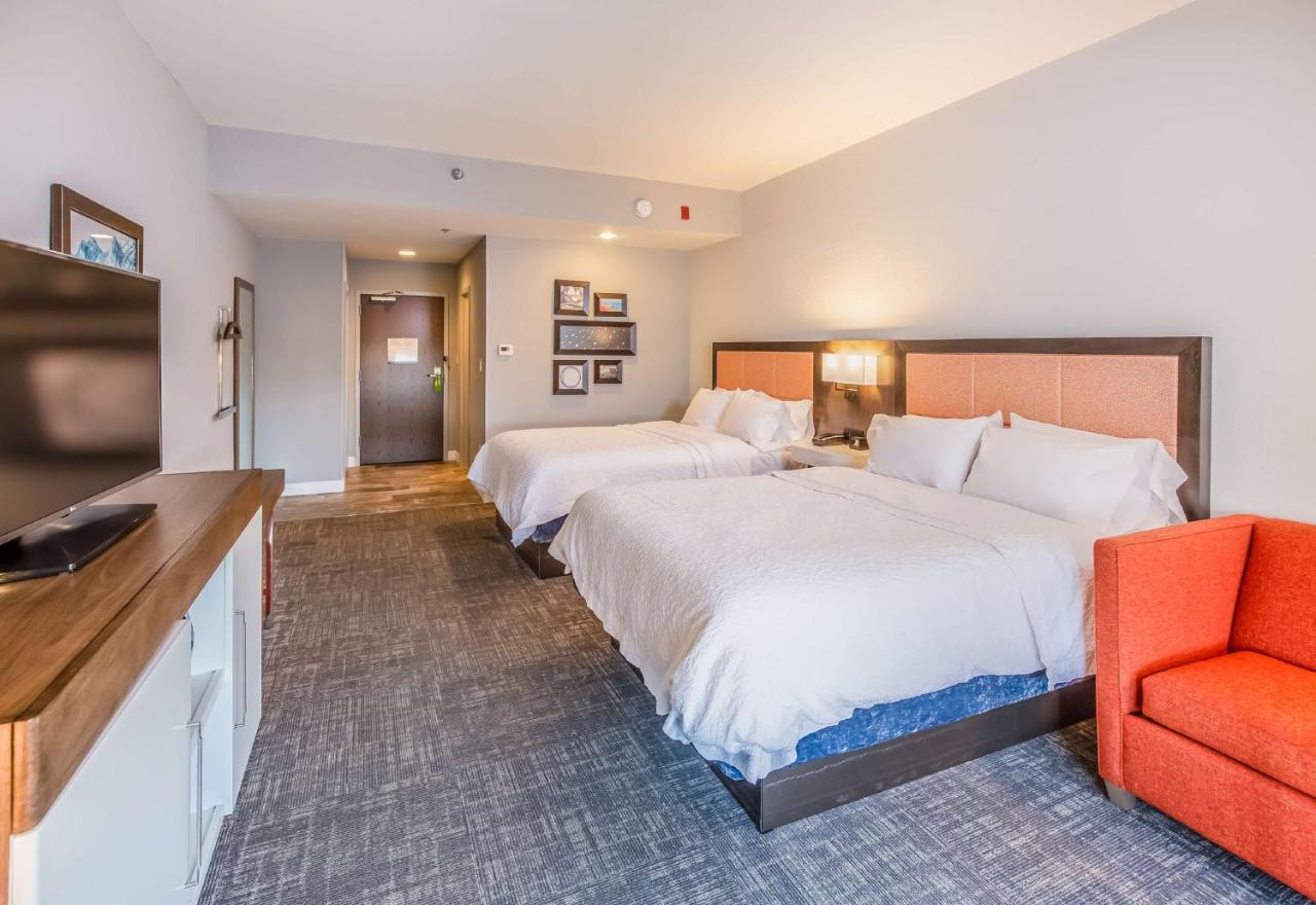 | Hampton Inn Pensacola Beach