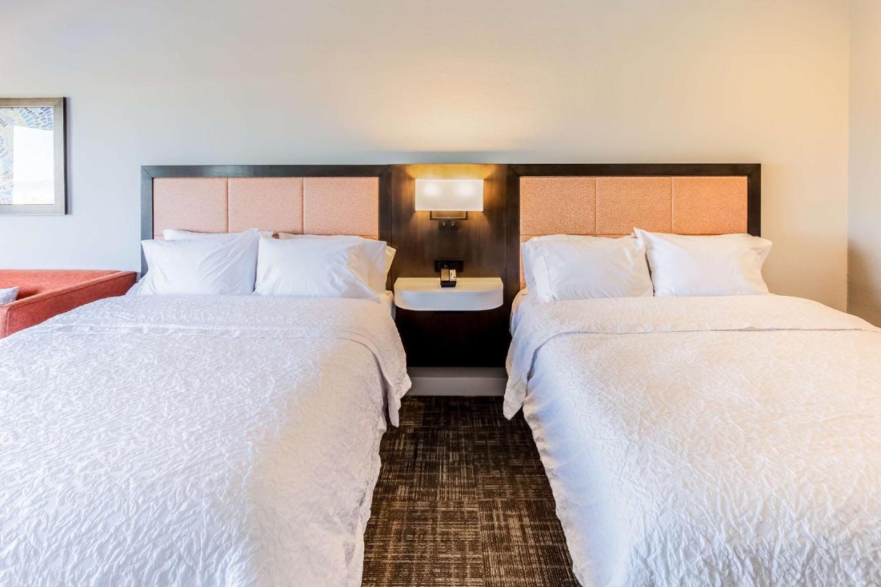 | Hampton Inn Pensacola Beach