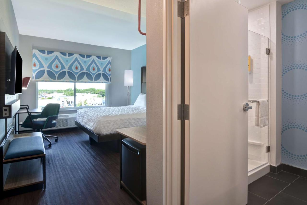 King Room at TRU by Hilton Fort Walton Beach, FL