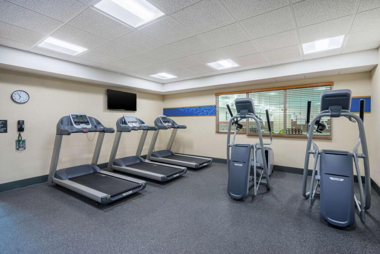 | Hampton Inn by Hilton Oxford, ME