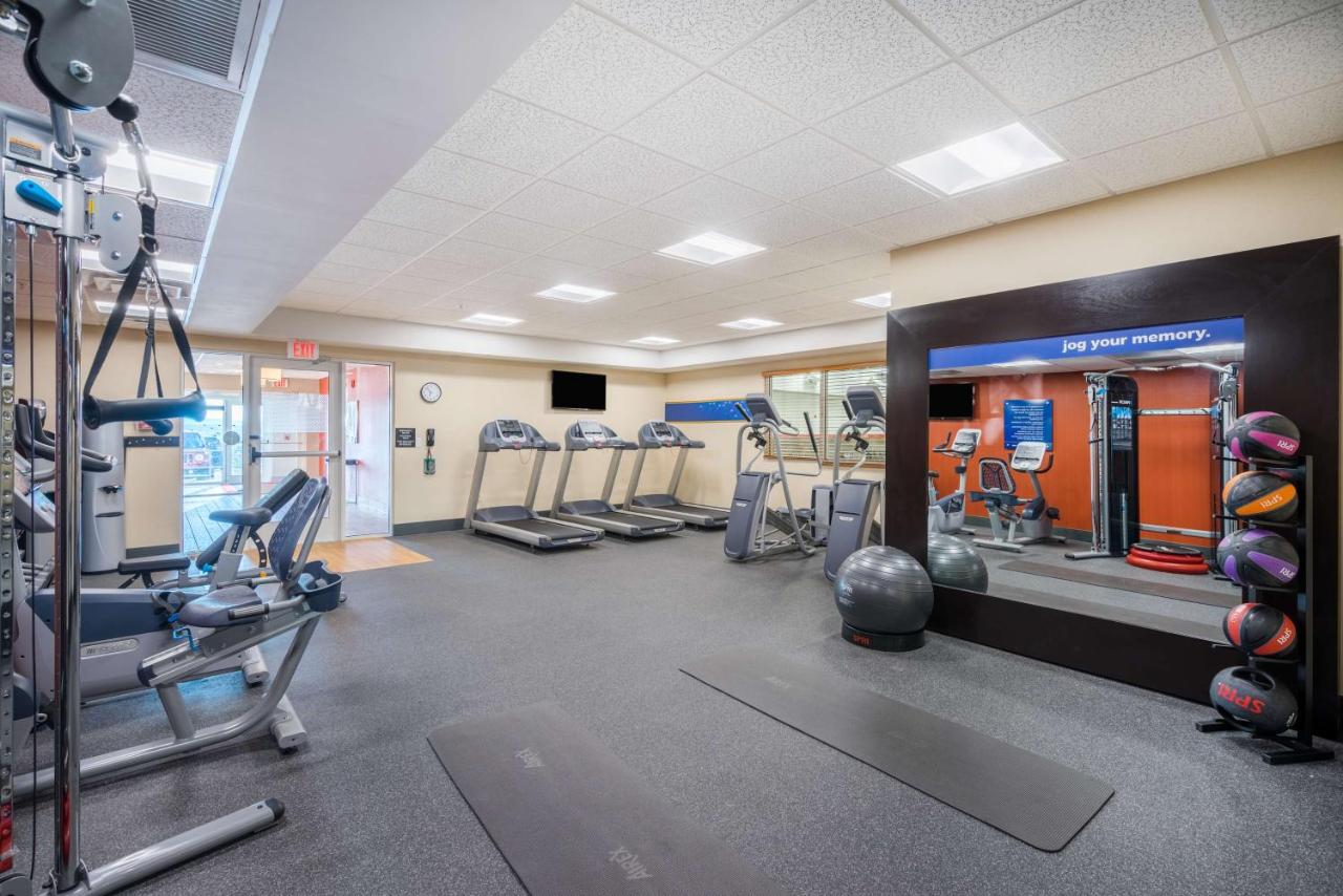 | Hampton Inn by Hilton Oxford, ME