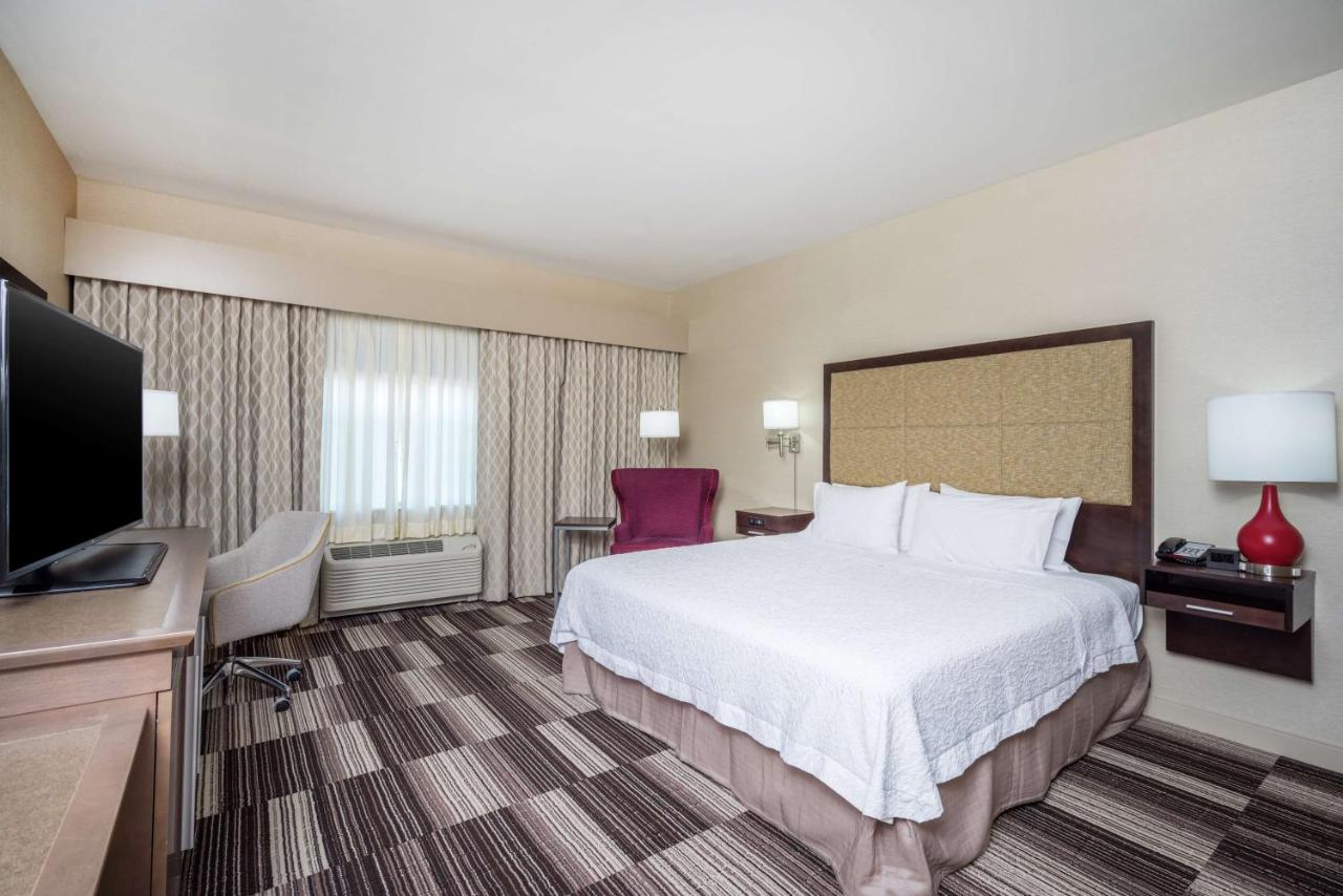 | Hampton Inn by Hilton Oxford, ME