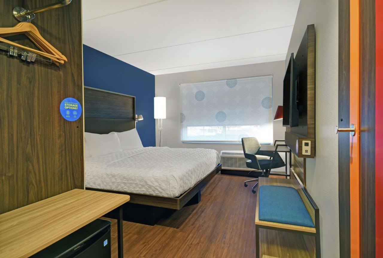 King Room at Tru By Hilton Burlington
