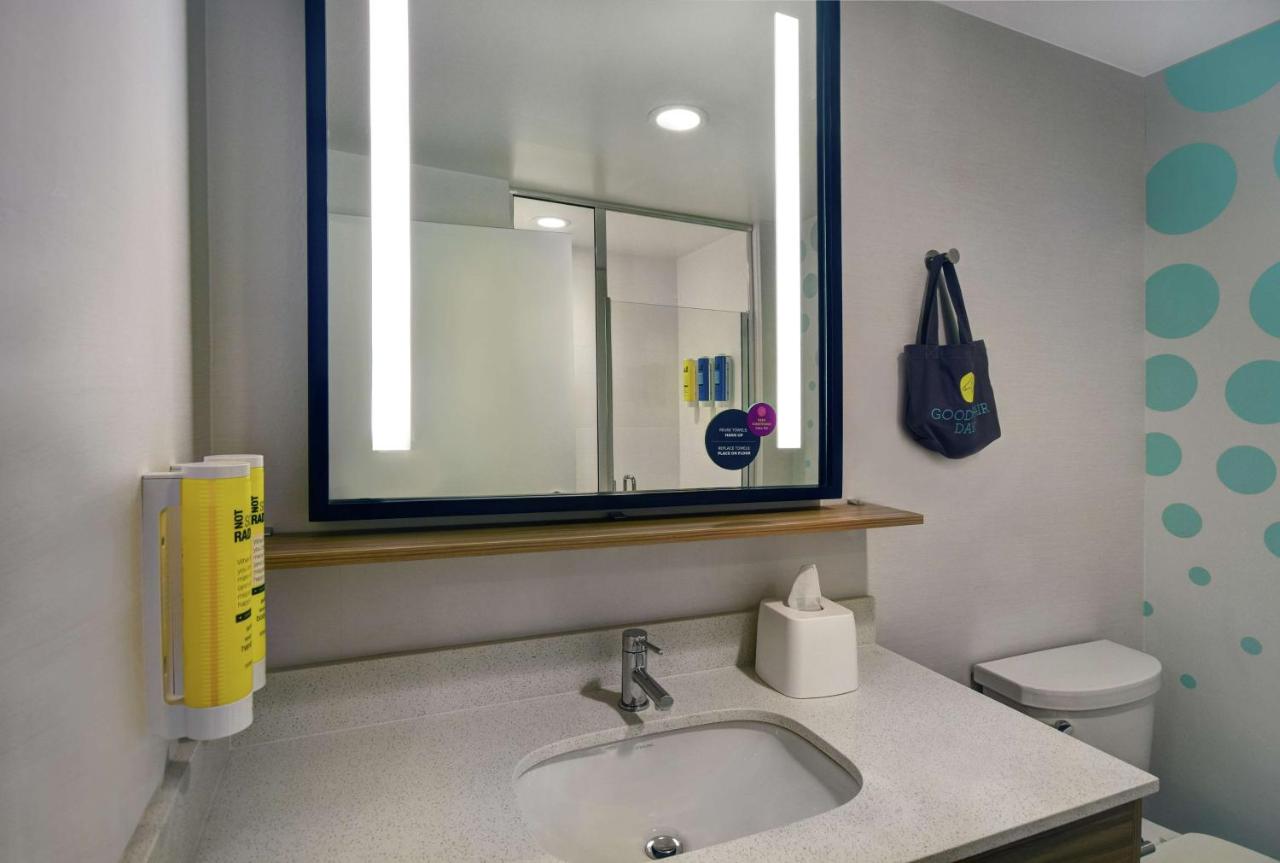 King Room - Hearing Accessible at Tru By Hilton Burlington