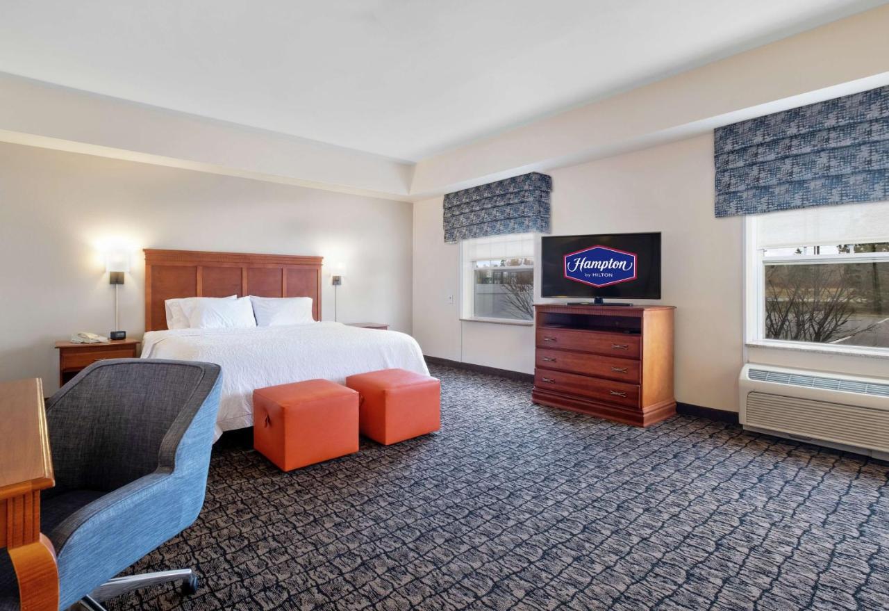  | Hampton Inn & Suites Rockland