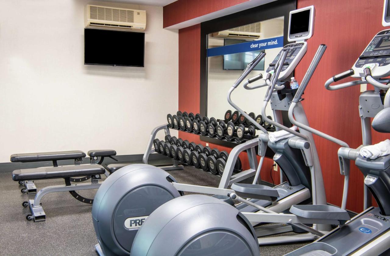 | Hampton Inn & Suites Rochester/Victor