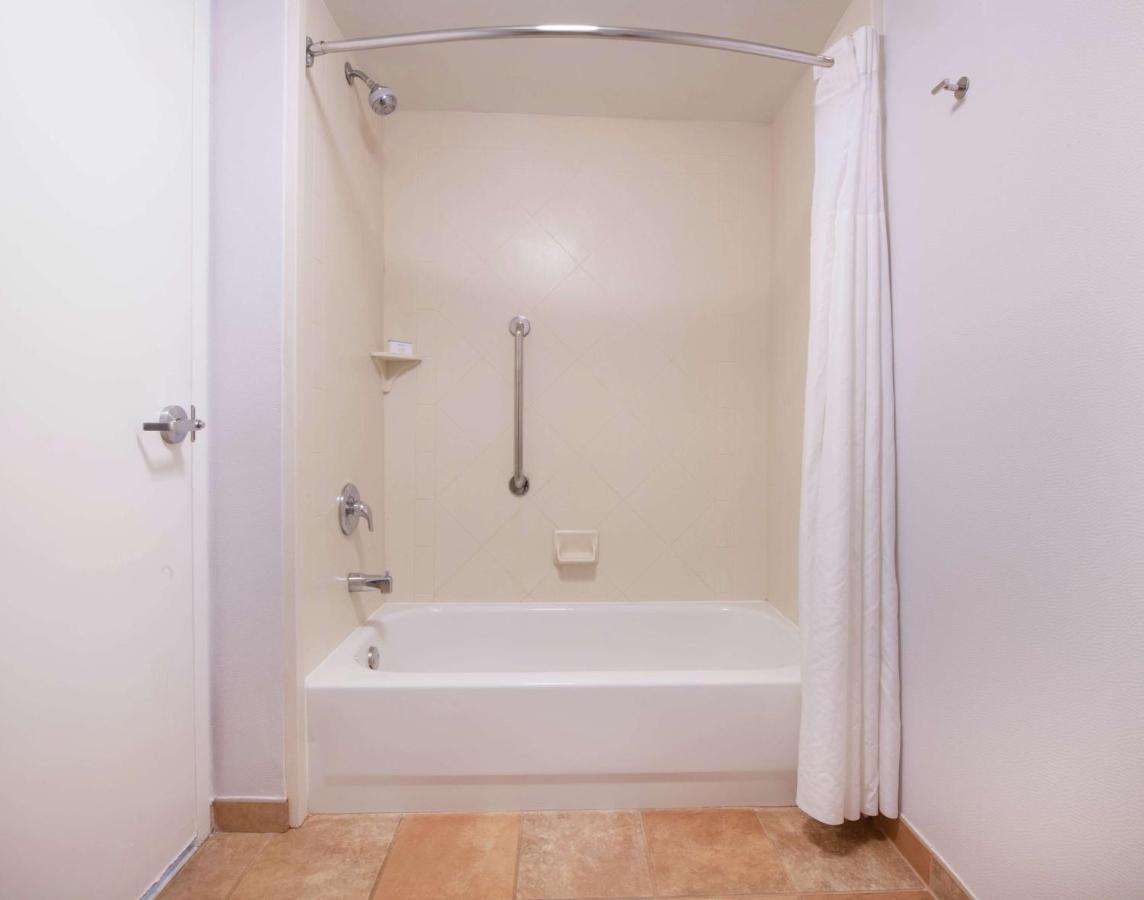King Room - Mobility Accessible with Tub at Hampton Inn & Suites Rochester/Victor