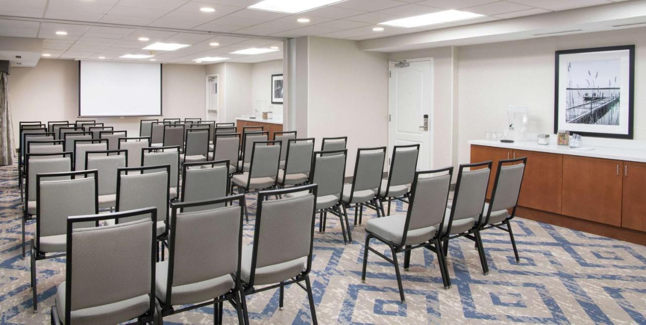 | Hampton Inn & Suites Rochester/Victor