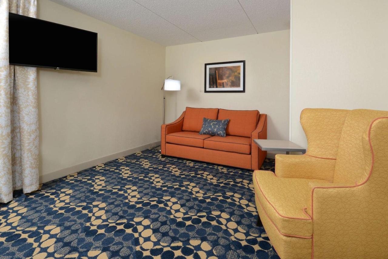 | Hampton Inn Roxboro