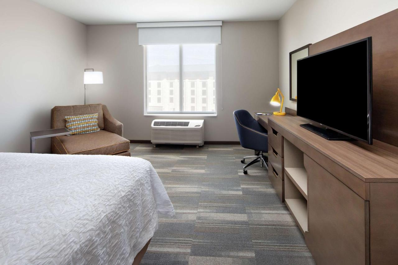 King Room - Hearing Accessible - Non-Smoking at Hampton Inn & Suites San Diego Airport Liberty Station