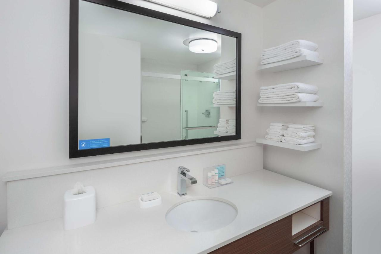 Queen Room with Two Queen Beds - Non-Smoking at Hampton Inn & Suites San Diego Airport Liberty Station