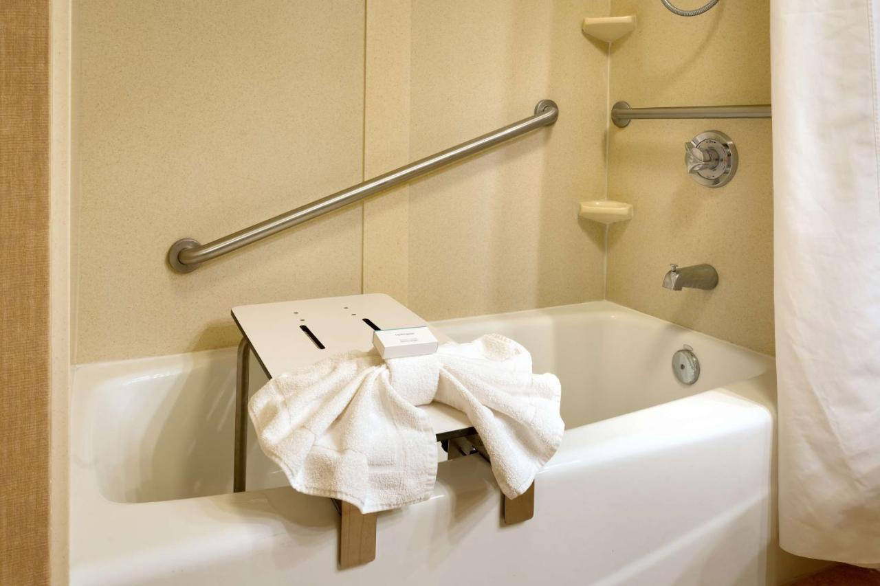 King Room - Disability Access/Non-Smoking at Hampton Inn Salt Lake City/Sandy