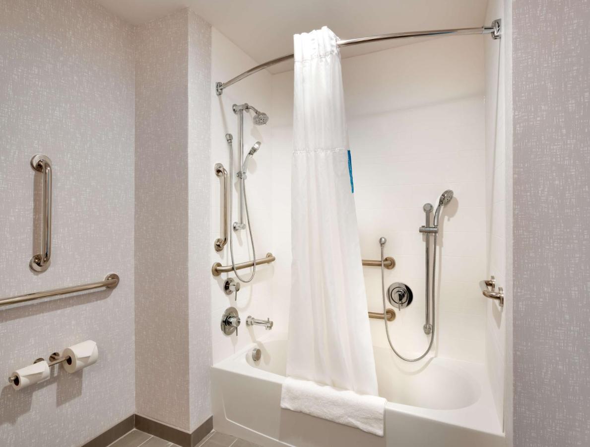 Queen Room with Bath Tub - Mobility Accessible - Non-Smoking at Hampton Inn Draper Salt Lake City Ut