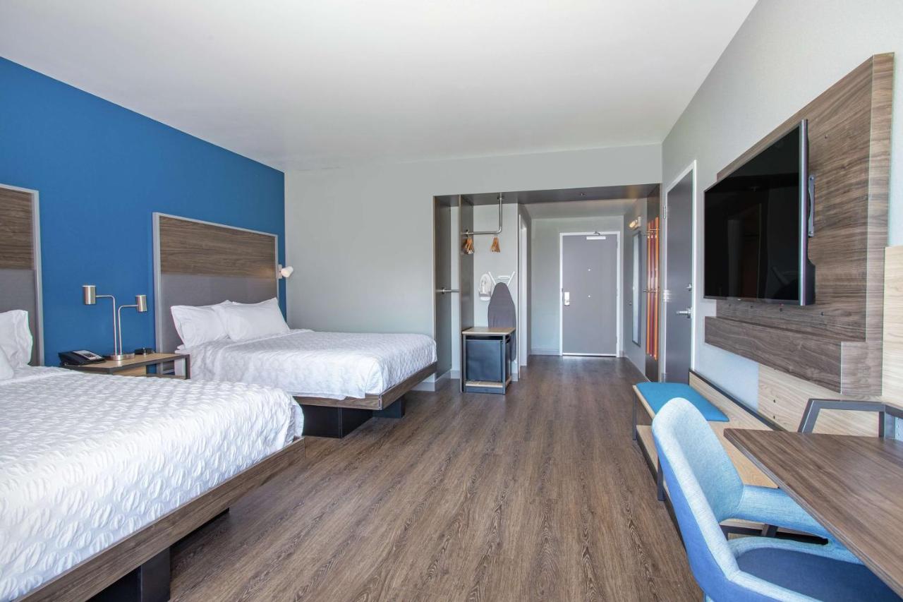 Queen Room with Two Queen Beds - Mobility Accessible/Bathtub at Tru by Hilton Salt Lake City Midvale