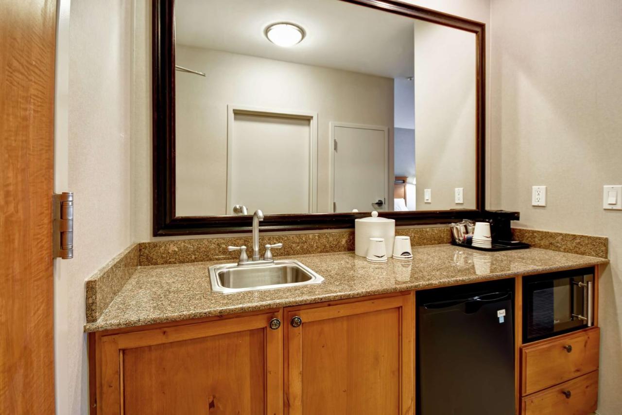 Deluxe Queen Studio at Hampton Inn & Suites Salt Lake City-West Jordan
