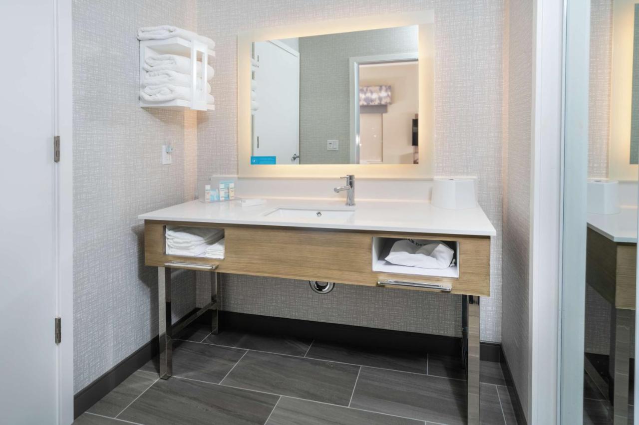 King Studio Suite - Non-Smoking at Hampton Inn & Suites Santa Maria