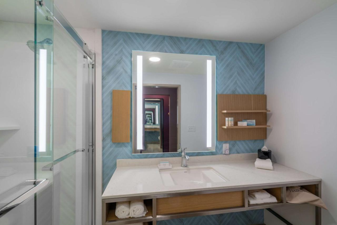 King Room at Hilton Garden Inn Brunswick