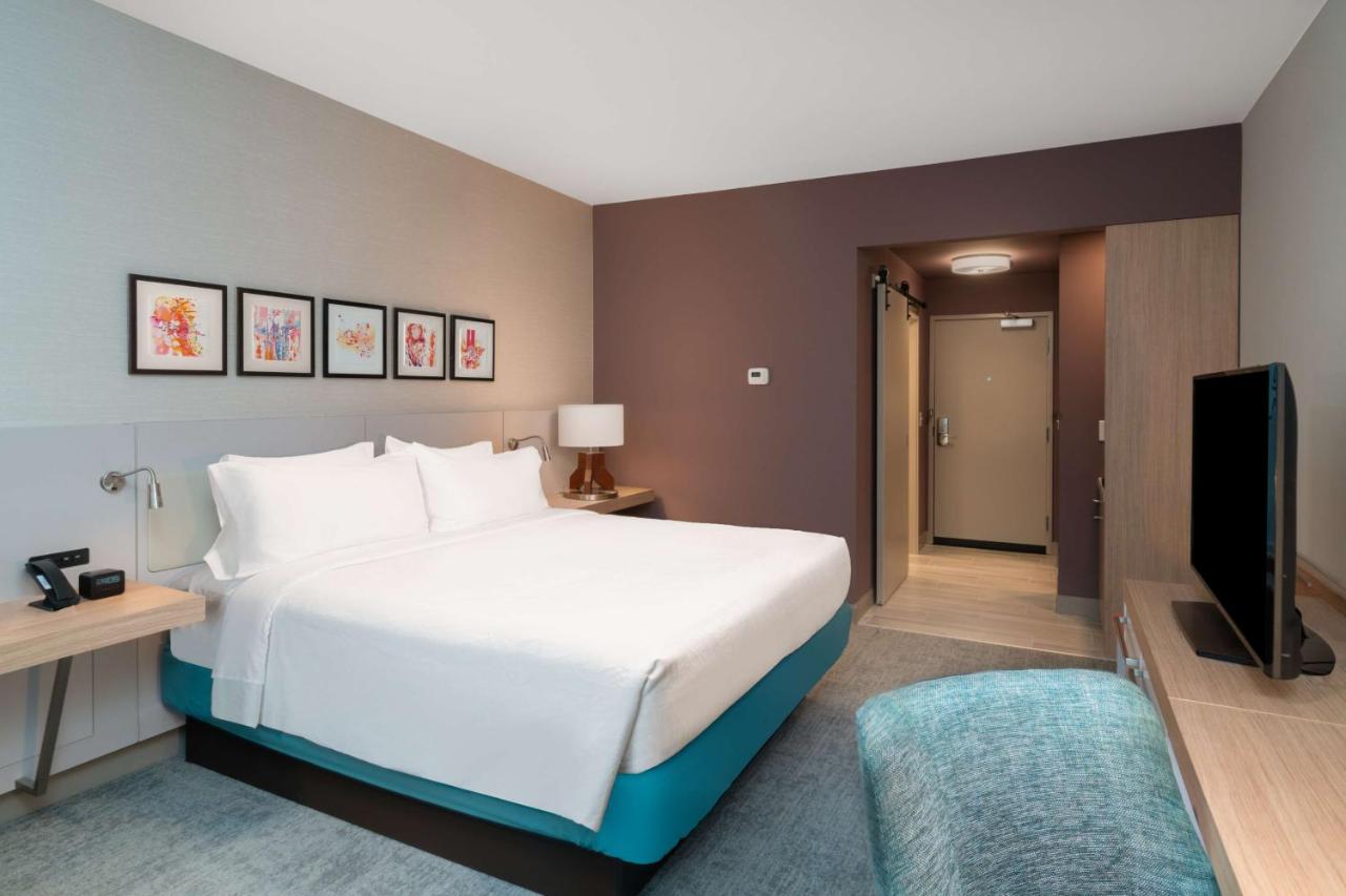King Room at Hilton Garden Inn Brunswick