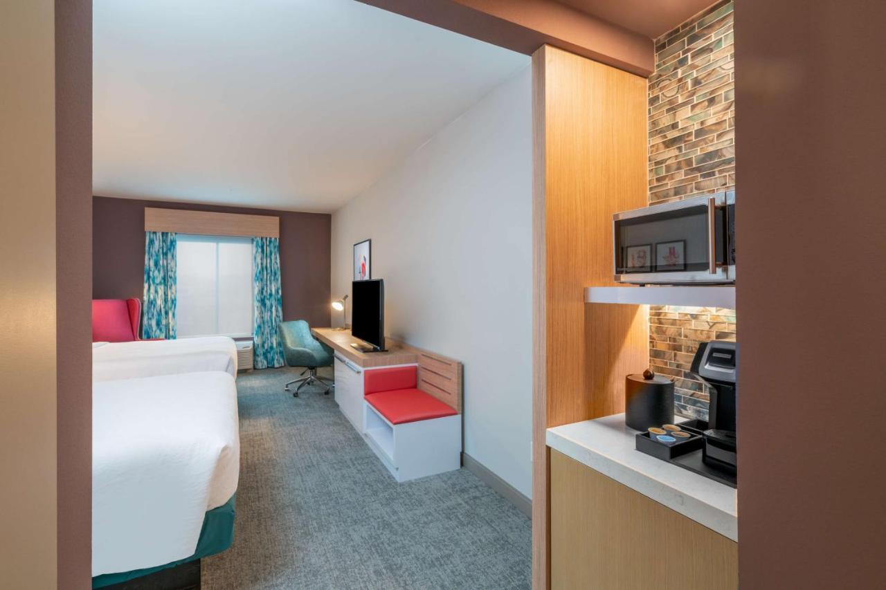 Queen Room with Two Queen Beds at Hilton Garden Inn Brunswick