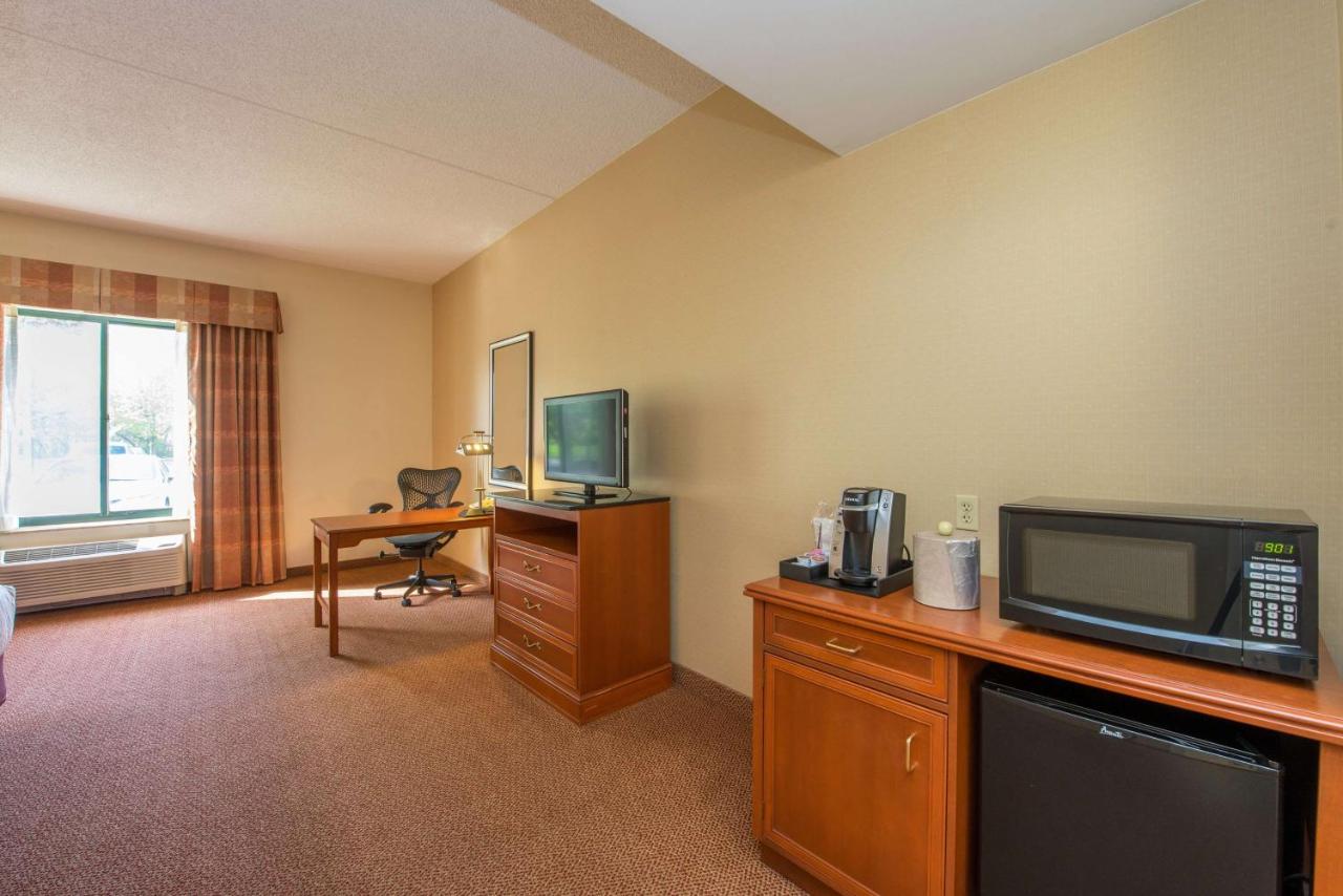 | Hilton Garden Inn Poughkeepsie/Fishkill