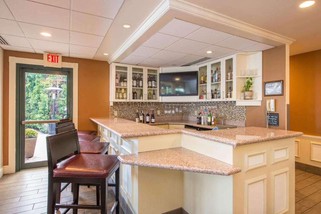 | Hilton Garden Inn Poughkeepsie/Fishkill