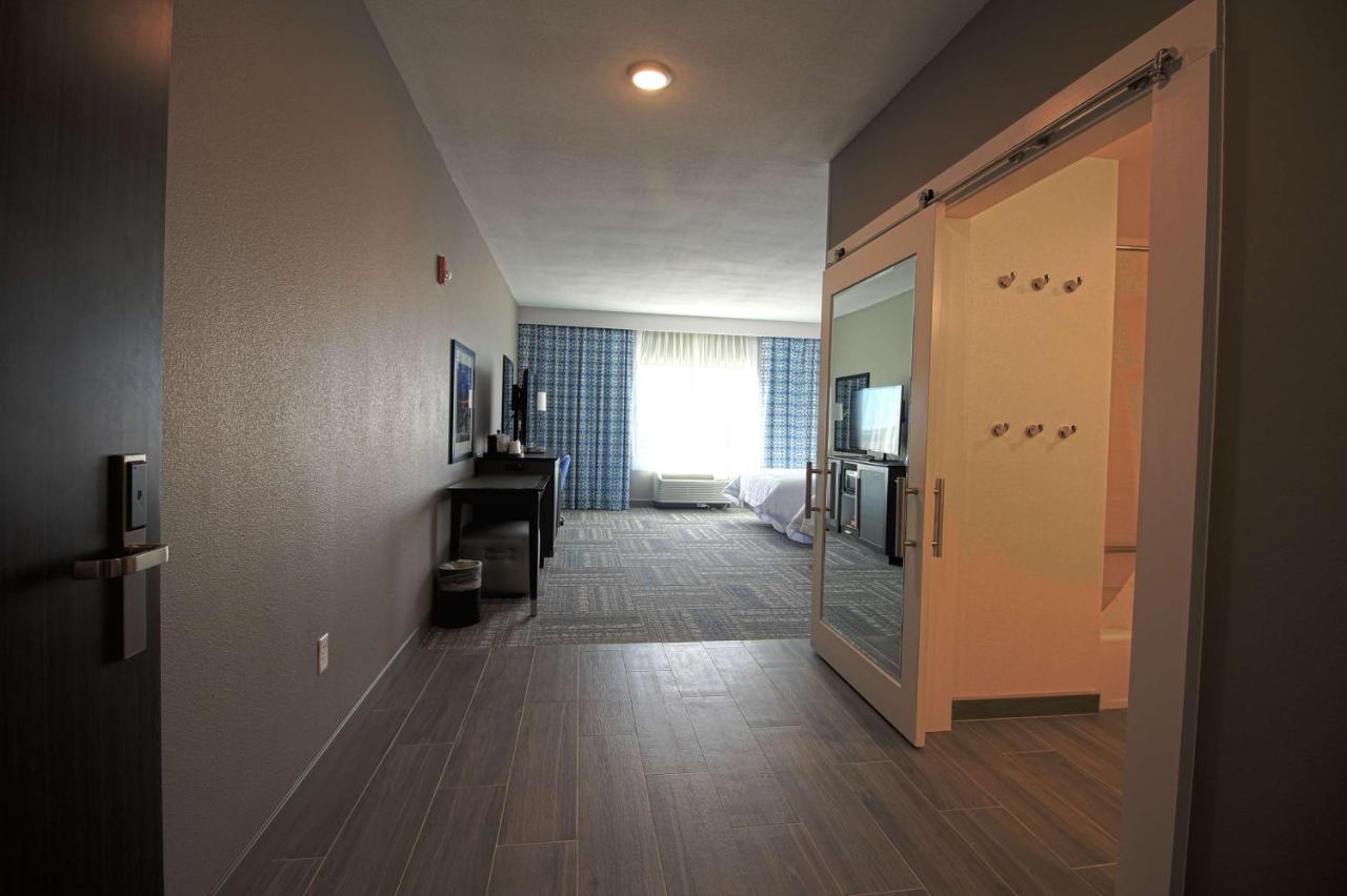 Queen Room with Two Queen Beds - Hearing Accessible/Non-Smoking at Hampton Inn West Plains