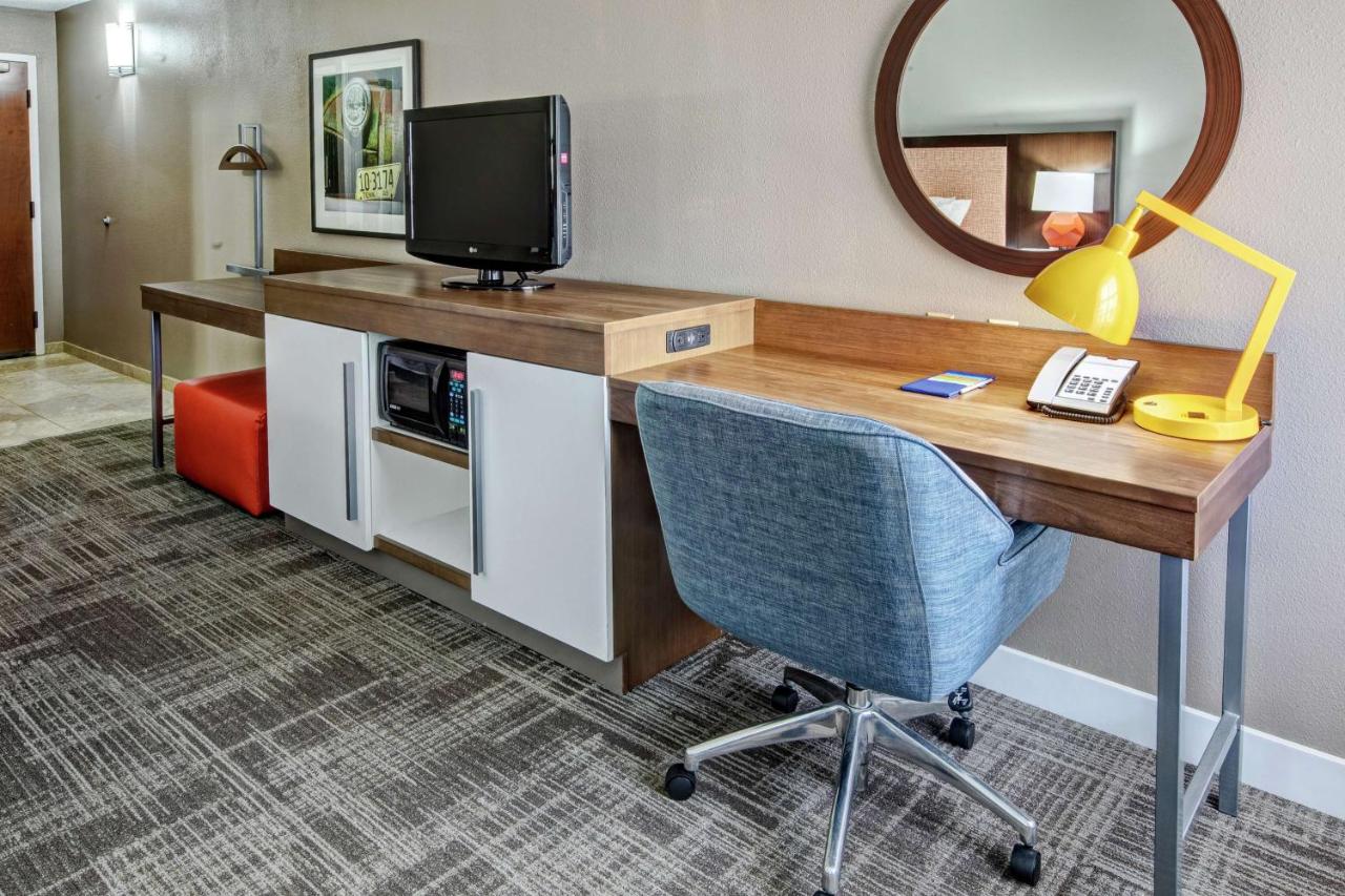 King Room - Non-Smoking at Hampton Inn Tullahoma