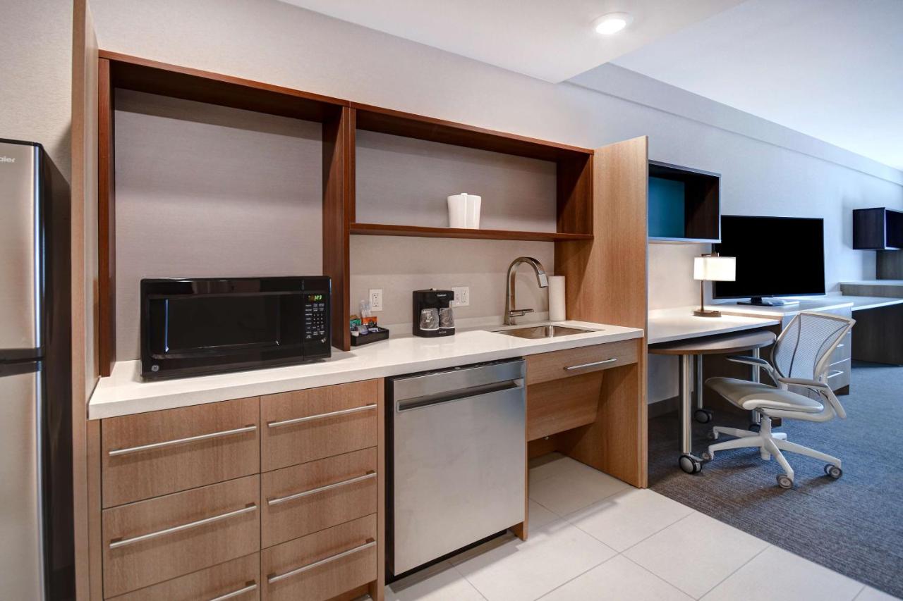 King Studio Suite with Mountain View at Home2 Suites BY Hilton Tucson Downtown