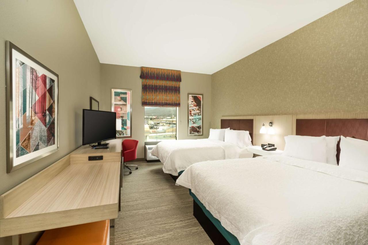 Queen Room with Two Queen Beds - Non-Smoking at Hampton Inn Newport