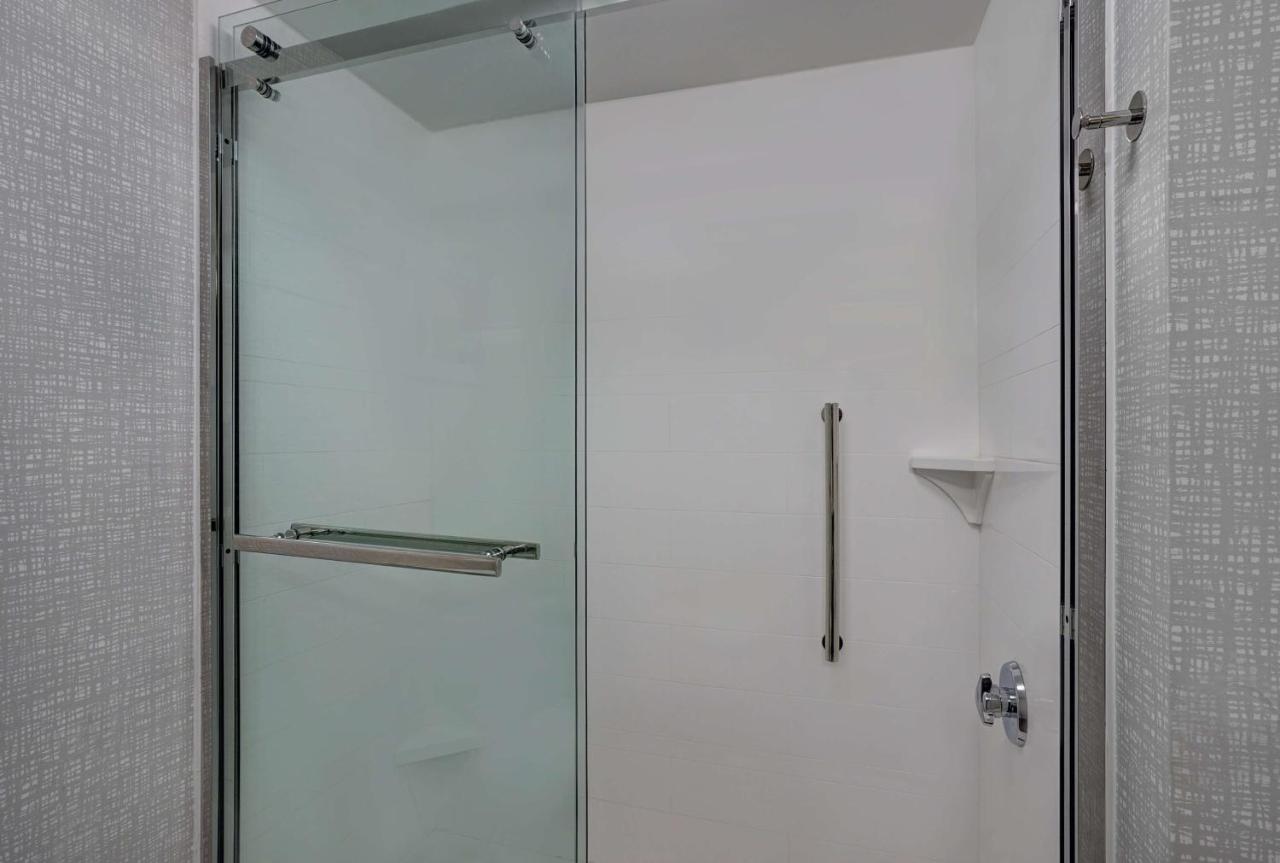 King Room - Disability Access with Bath Tub at Hampton Inn Utica
