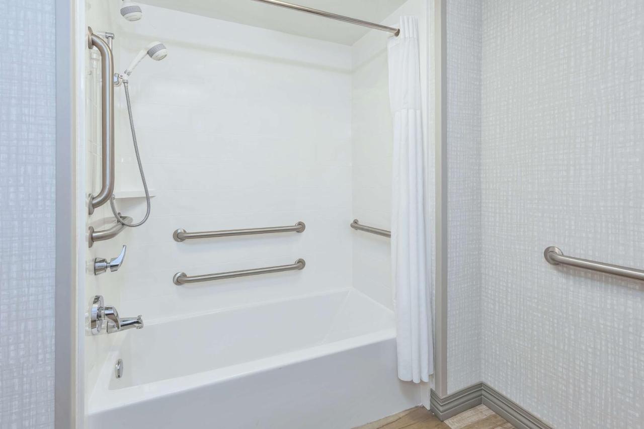 King Room with Sofa Bed - Mobility/Hearing Accessible at Hampton Inn & Suites Wells-Ogunquit