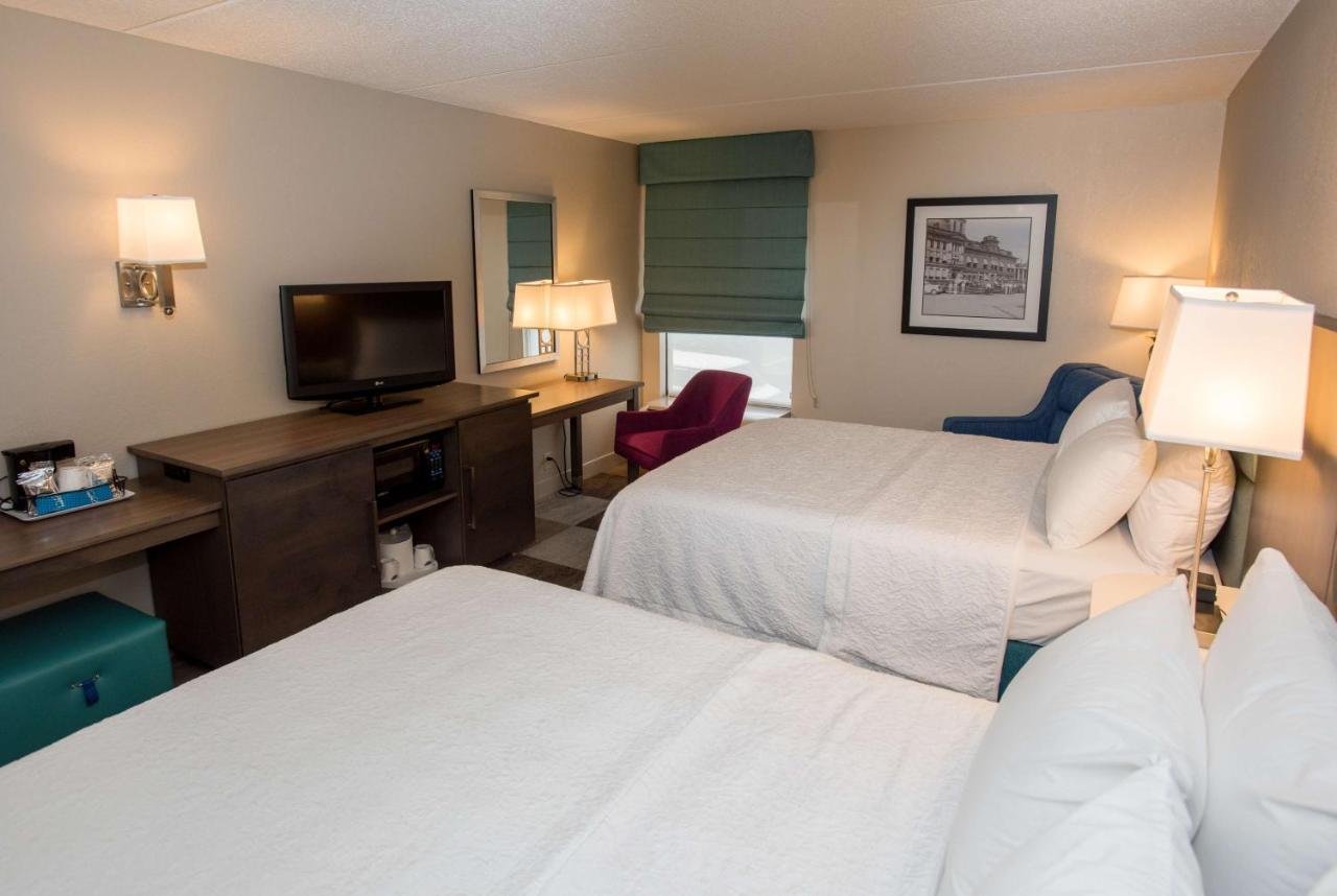 Queen Room with Two Queen Beds - Hearing Accessible/Non-Smoking at Hampton Inn Wooster
