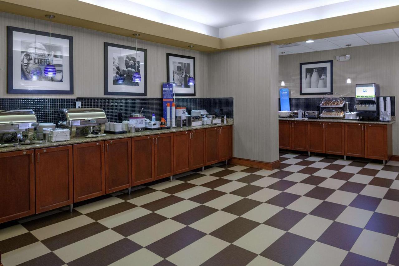  | Hampton Inn Woodbridge