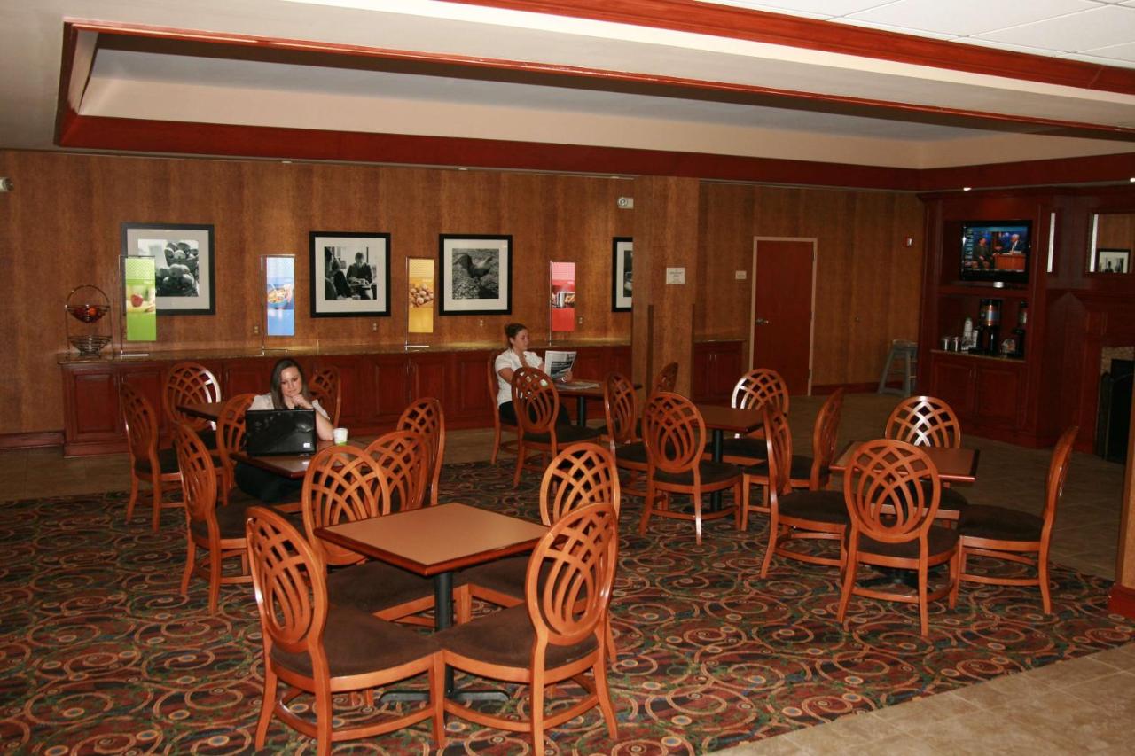 | Hampton Inn Woodbridge