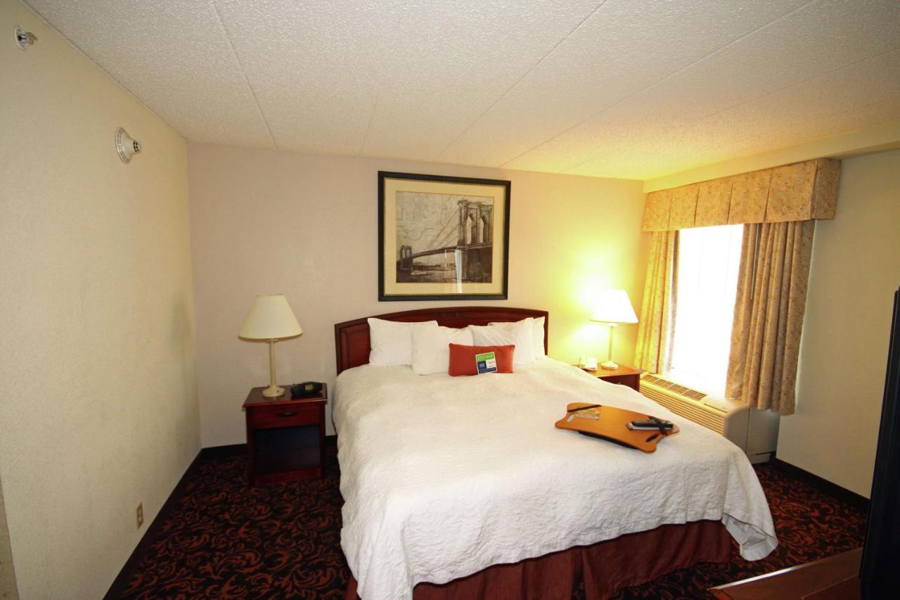| Hampton Inn Woodbridge