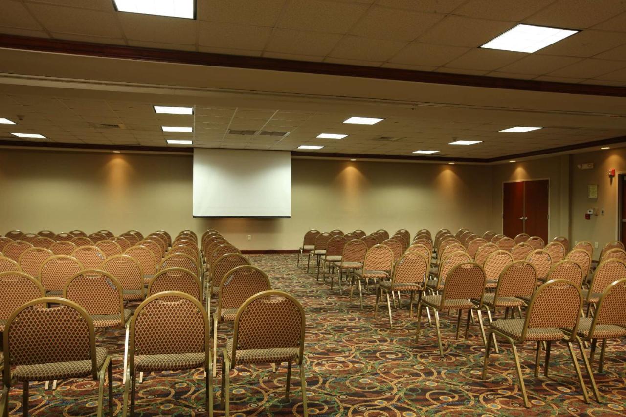 | Hampton Inn Woodbridge