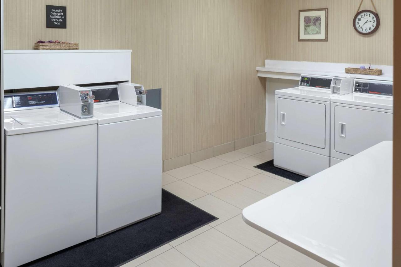 | Hampton Inn Woodbridge
