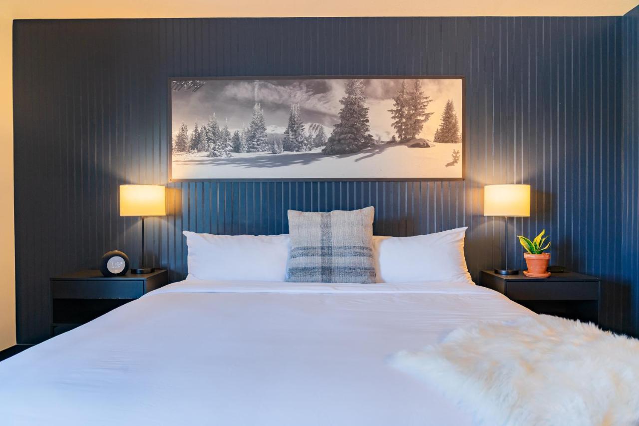 Deluxe Double Room at Gravity Haus Winter Park