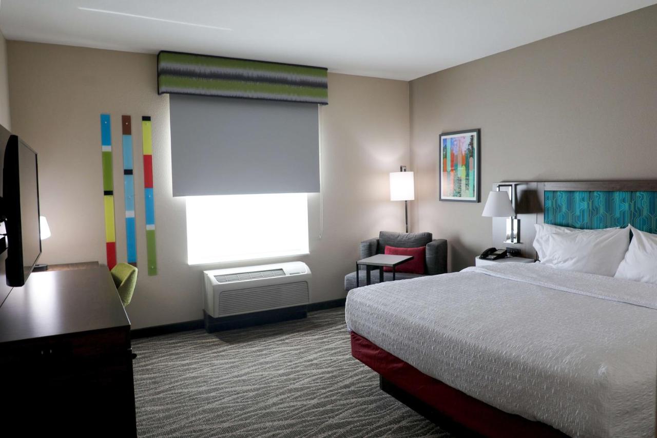 King Room - Hearing Accessible - Non-Smoking at Hampton Inn Ellensburg