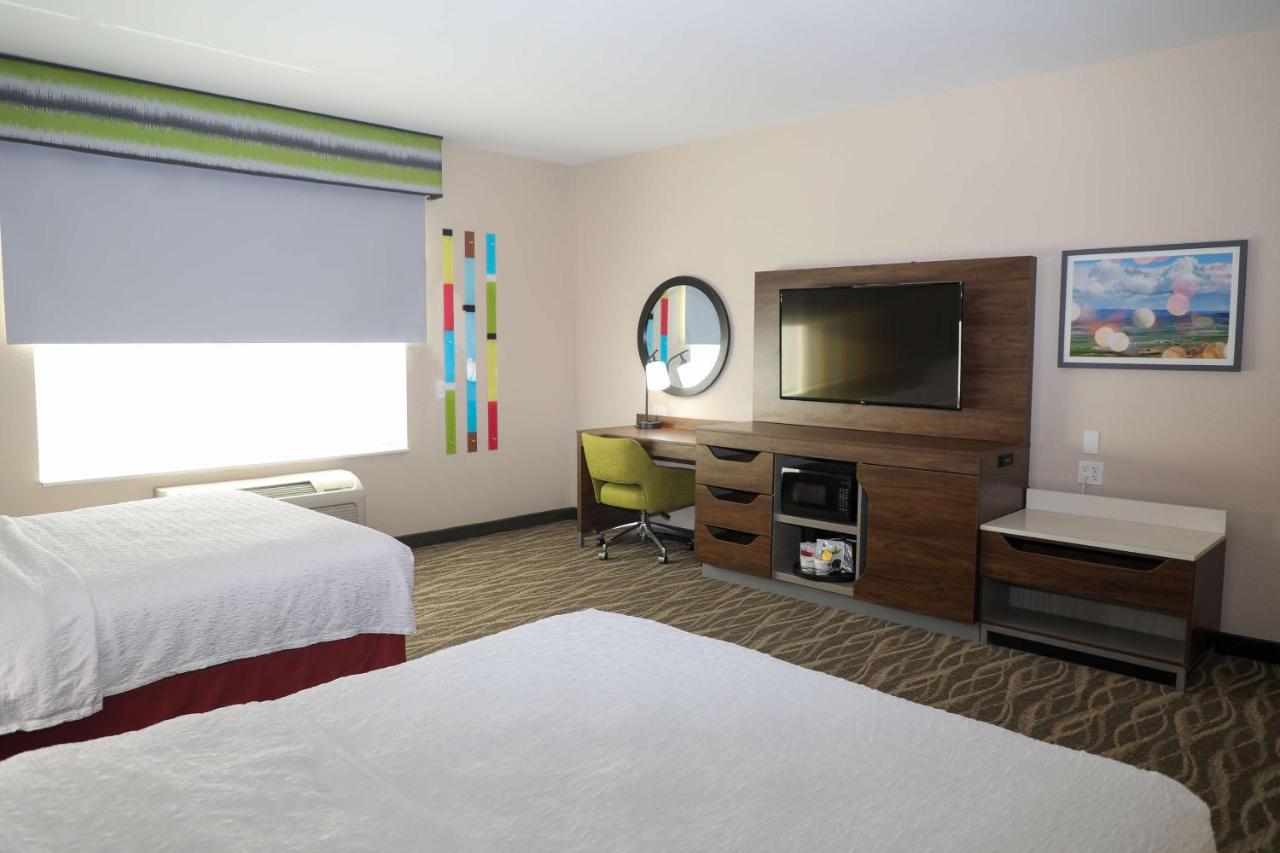 Queen Room with Two Queen Beds - Disability Access at Hampton Inn Ellensburg