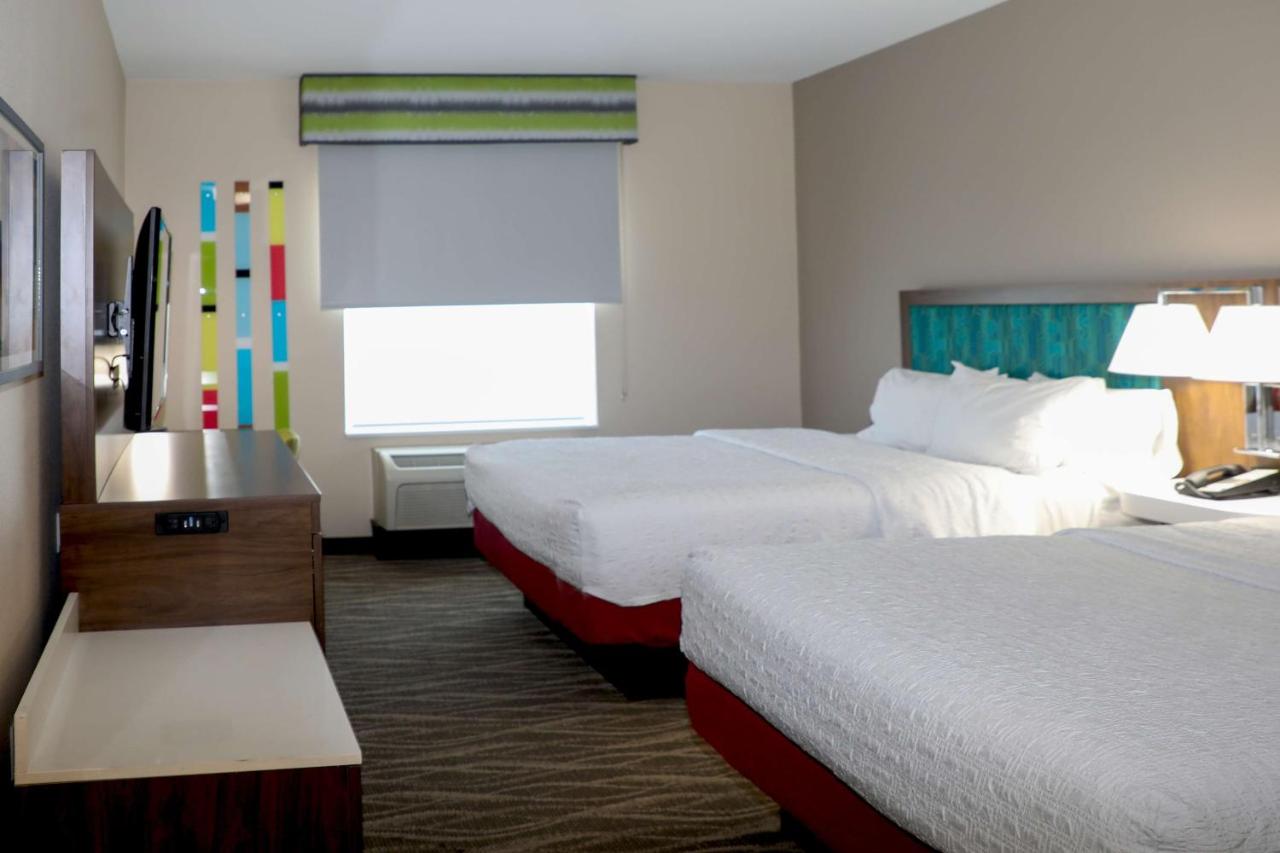 Queen Room with Two Queen Beds - Non-Smoking at Hampton Inn Ellensburg