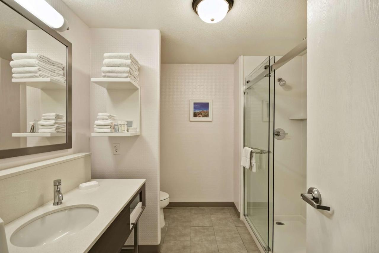King Study with Sofa Bed - Non-Smoking at Hampton Inn & Suites Yuma