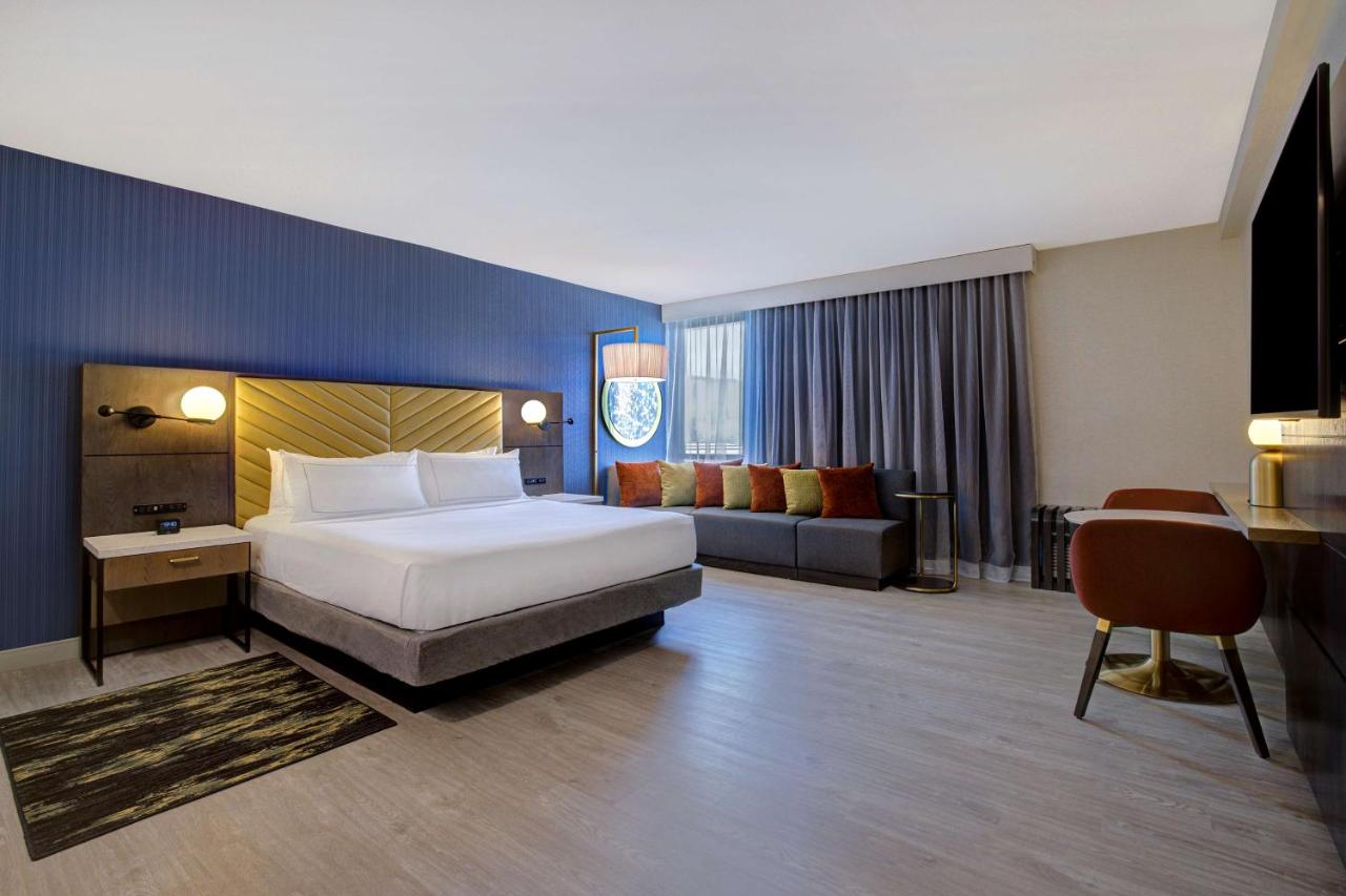 Junior King Suite at DoubleTree by Hilton Palmdale, CA