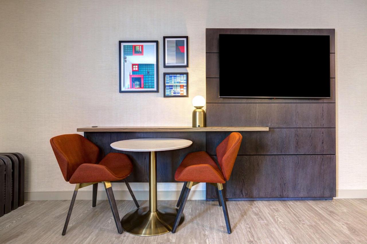 Junior King Suite at DoubleTree by Hilton Palmdale, CA